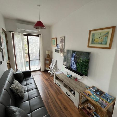 Seafront Apartment With Amazing Sunset View Ксленди Екстериор снимка